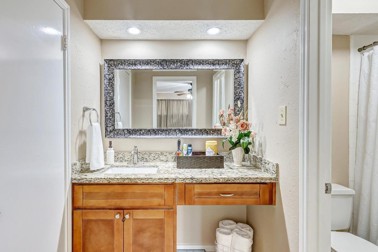 Cheerful 3-Bedroom Home With Indoor Fireplace Houston Luaran gambar