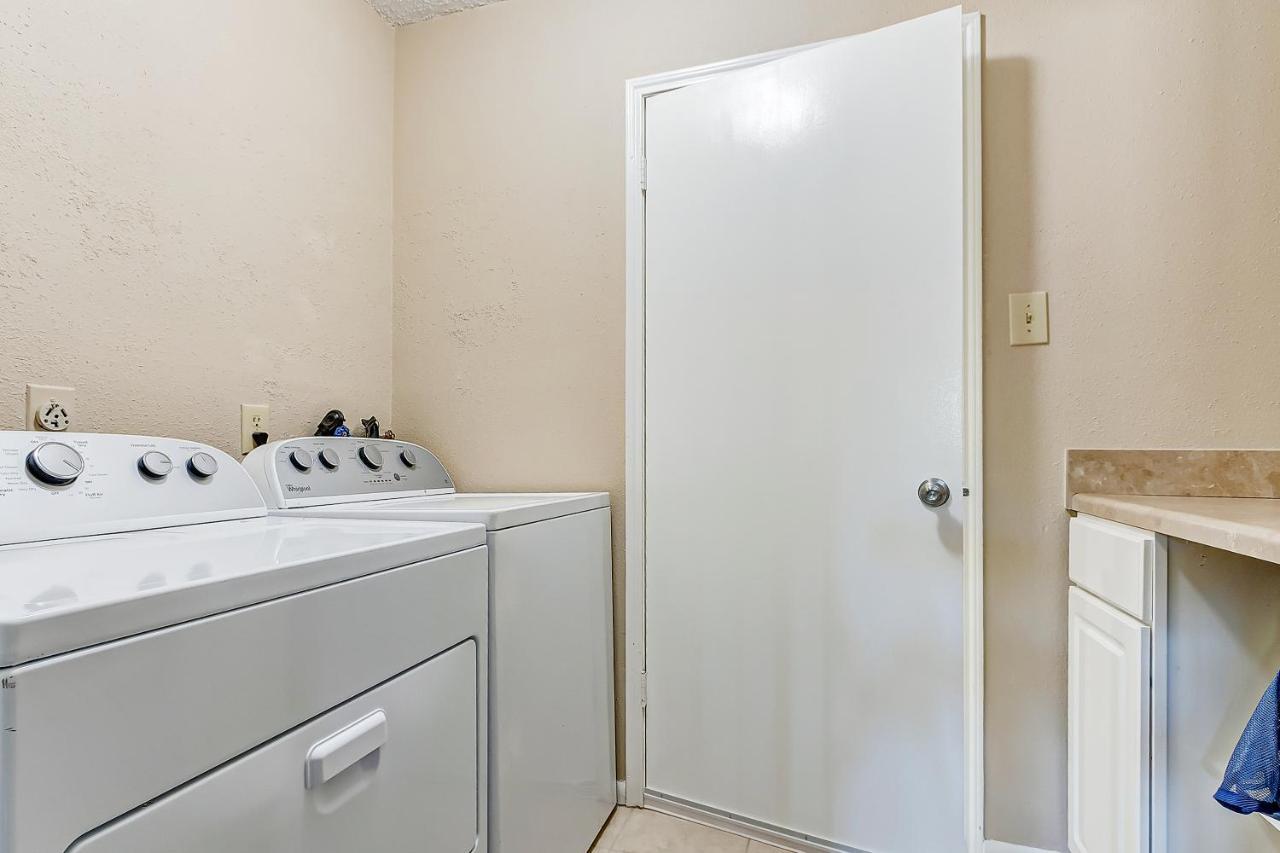 Cheerful 3-Bedroom Home With Indoor Fireplace Houston Luaran gambar