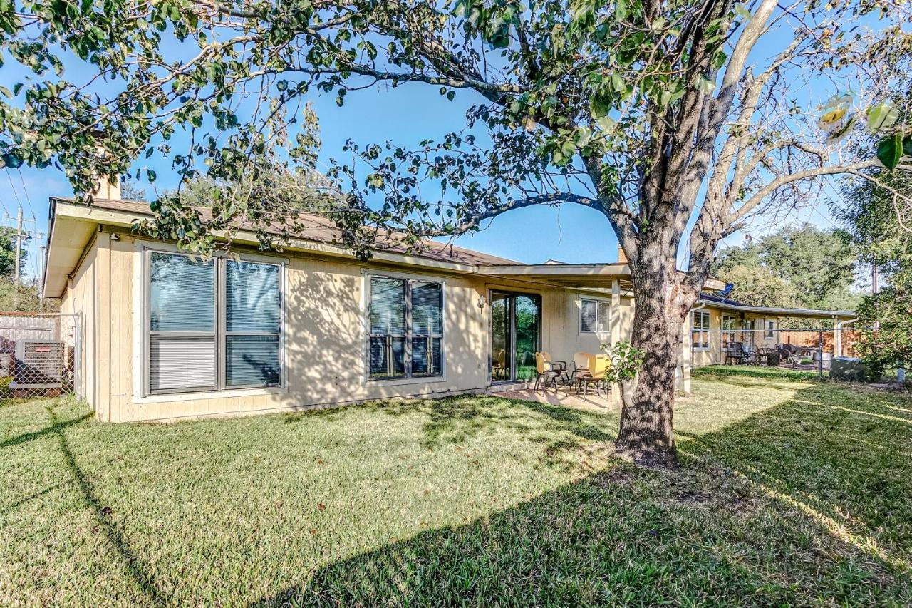 Cheerful 3-Bedroom Home With Indoor Fireplace Houston Luaran gambar